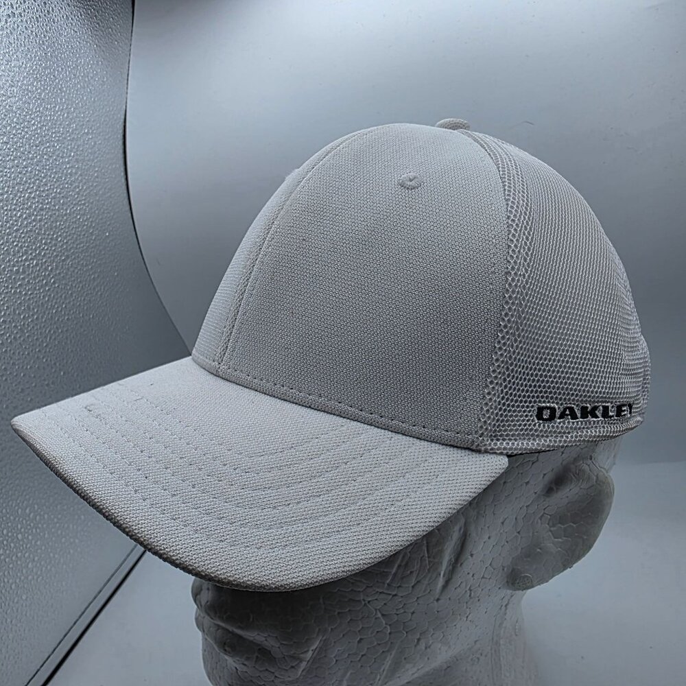 Oakley Mens L/XL White Hat Cap Casual Outdoors Lightweight Summer Winter